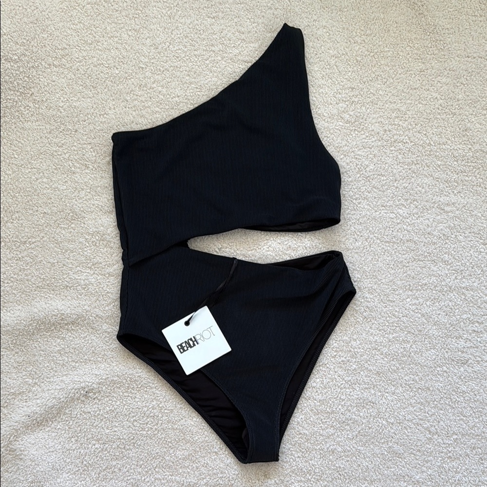 Beach Riot Black One-Shoulder Swimsuit M